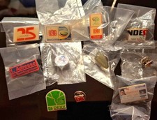 11 Pins, Anstecker, Konvolut